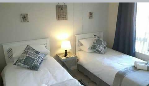 2 Bedroom Property for Sale in Reebok Western Cape